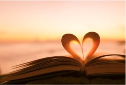 coeur livre coucher de soleil